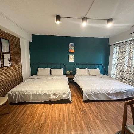 Готель T-House Bkk 2Floors Near Bts With Swimming Pool And Free Wifi Бангкок Екстер'єр фото