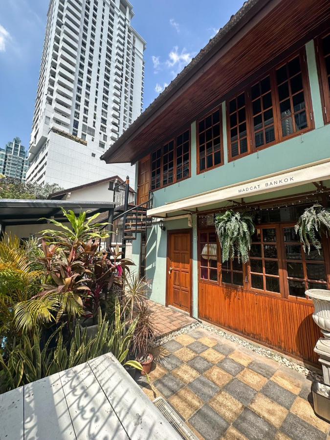 Готель T-House Bkk 2Floors Near Bts With Swimming Pool And Free Wifi Бангкок Екстер'єр фото