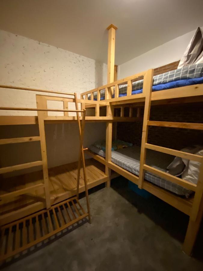 Готель T-House Bkk 2Floors Near Bts With Swimming Pool And Free Wifi Бангкок Екстер'єр фото