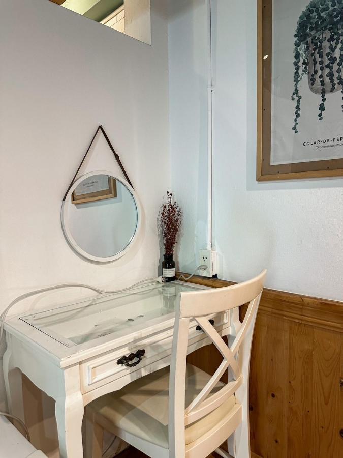Готель T-House Bkk 2Floors Near Bts With Swimming Pool And Free Wifi Бангкок Екстер'єр фото
