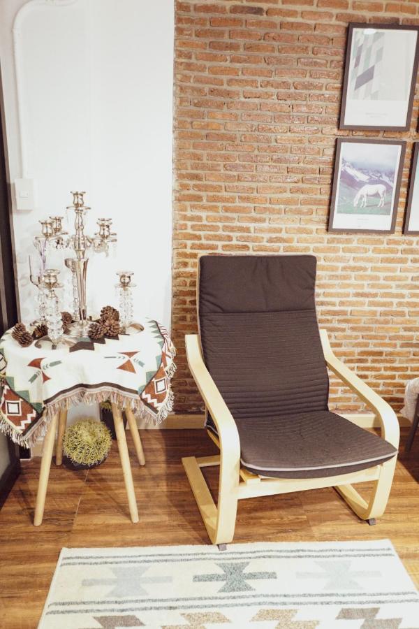 Готель T-House Bkk 2Floors Near Bts With Swimming Pool And Free Wifi Бангкок Екстер'єр фото